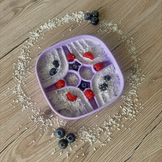 Erfrischende Joghurt Beeren Schleckmatte
