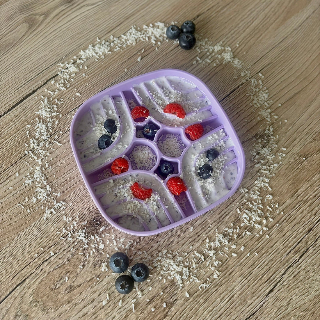 Erfrischende Joghurt Beeren Schleckmatte