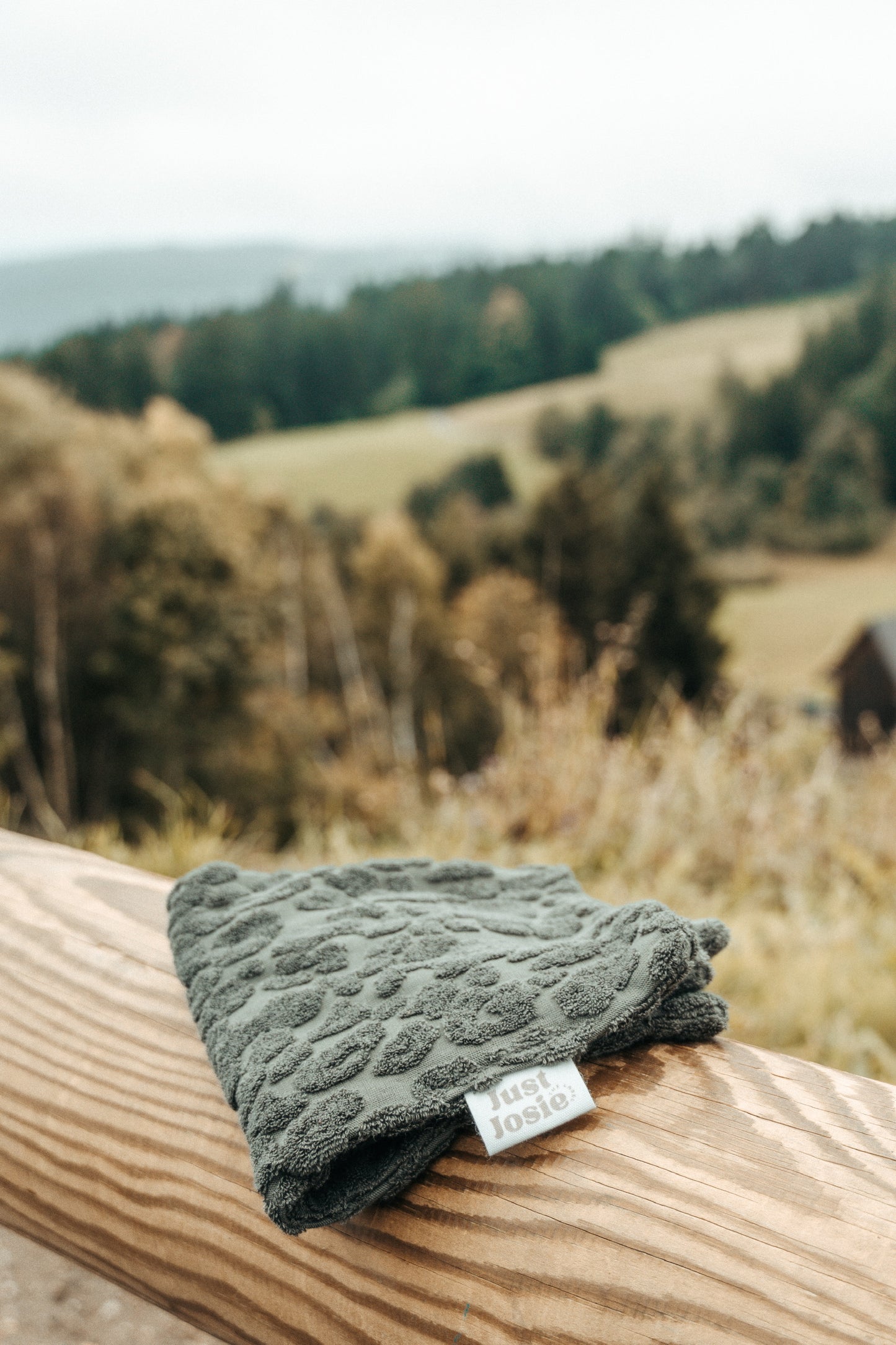 Pfötchentuch Leo Dots - Olive